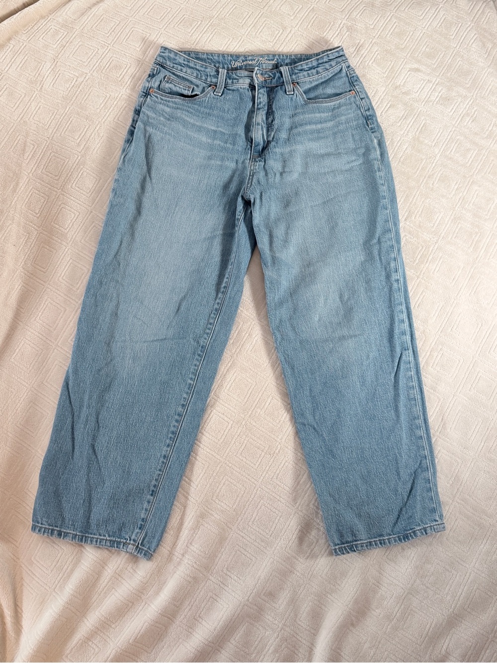 Universal Thread Women’s Light Wash High Rise Straight Crop Jeans Size 4/27